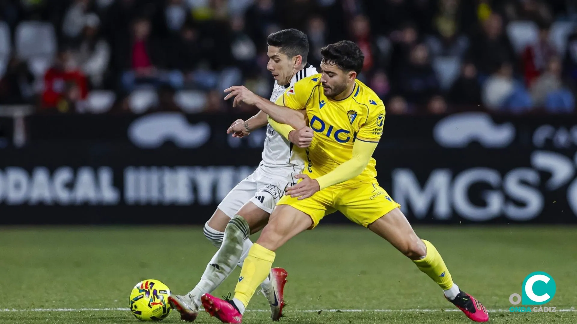 Sergio Ortuño en una acción del encuentro (Foto: La Liga)
