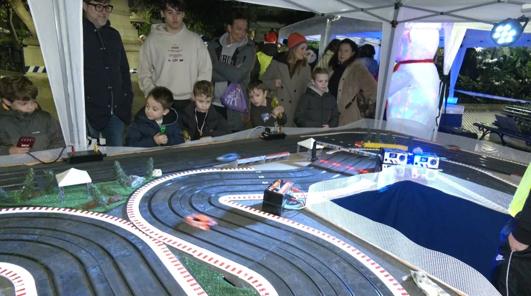 La plaza de Candelaria se convierte en centro de ocio navideño para los más pequeños.