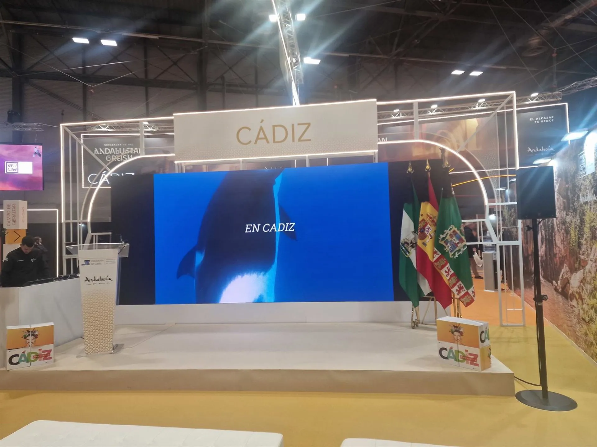 Stand de Cádiz en el pabellón de Andalucía de Fitur 2026. Diputación