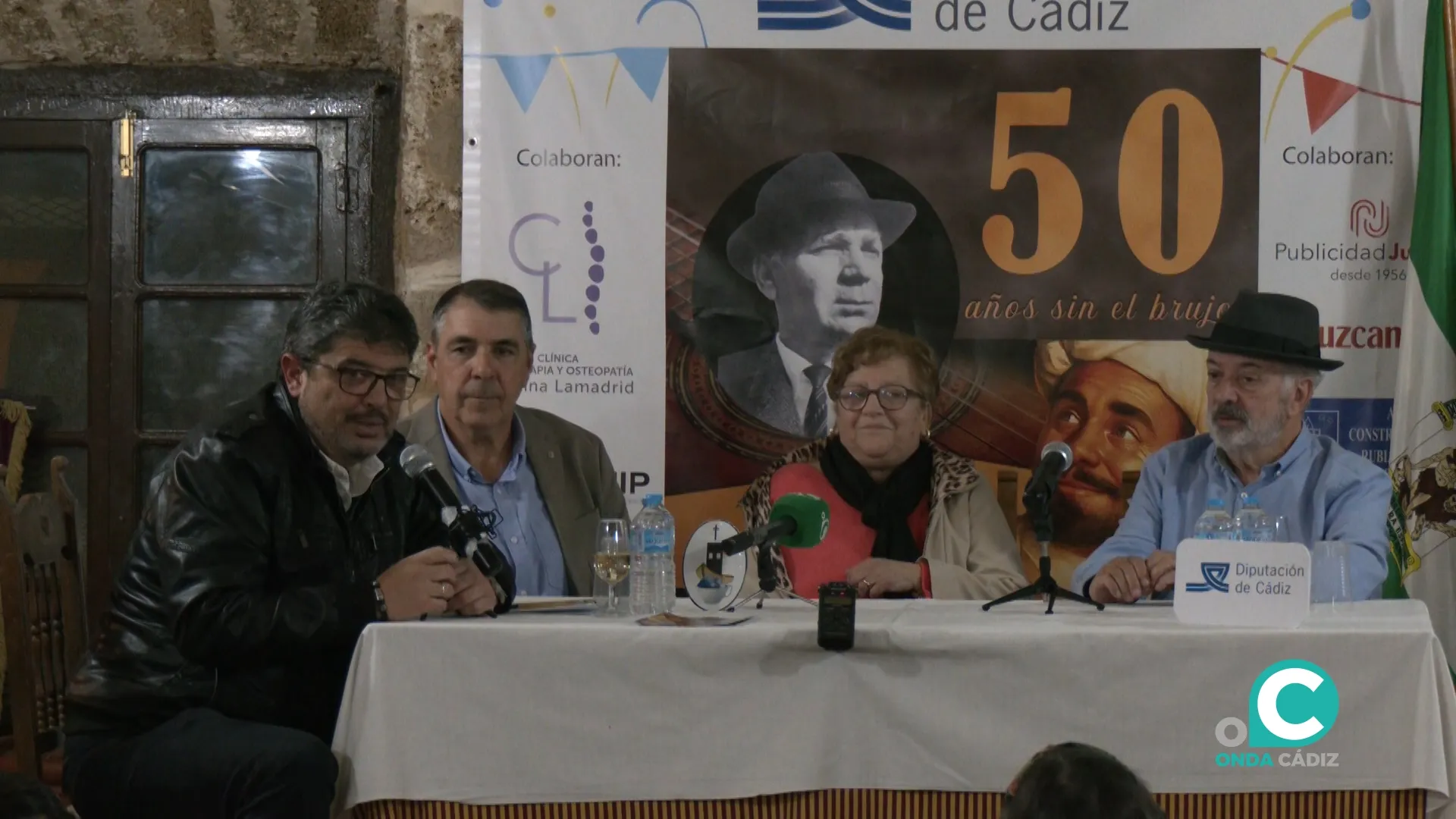Mesa redonda en la Peña Paco Alba.