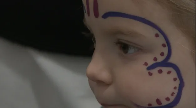 Éxito de público en esta actividad destinada para todos los públicos para pintar la cara en Carnaval