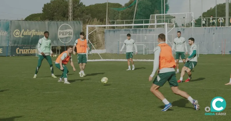 Imagen de la sesión celebrada a puerta cerrada en la Ciudad Deportiva (Foto: Cádiz CF)