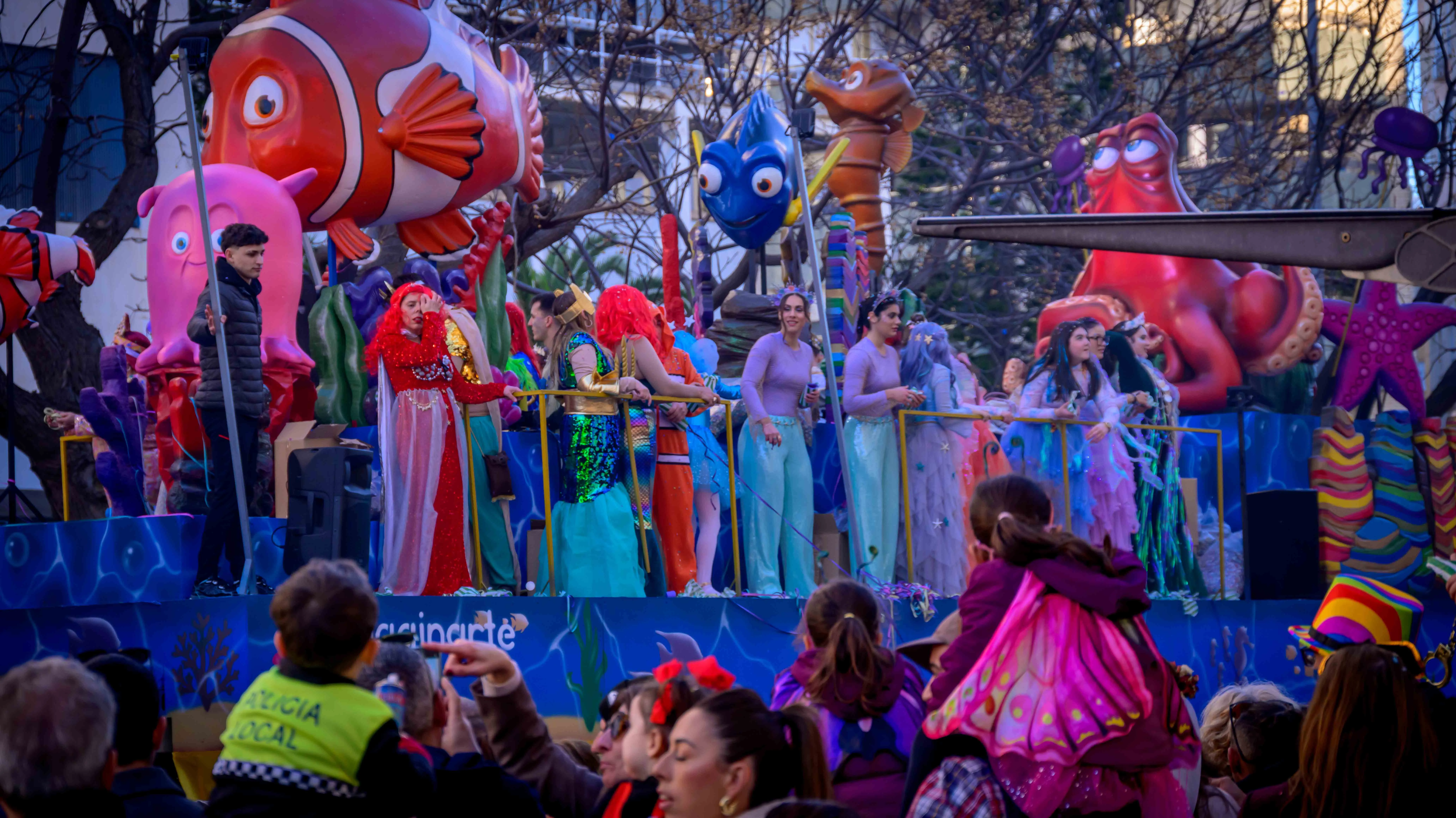 Durante más de tres horas el desfile animó la Avenida principal divirtiendo a pequeños y mayores