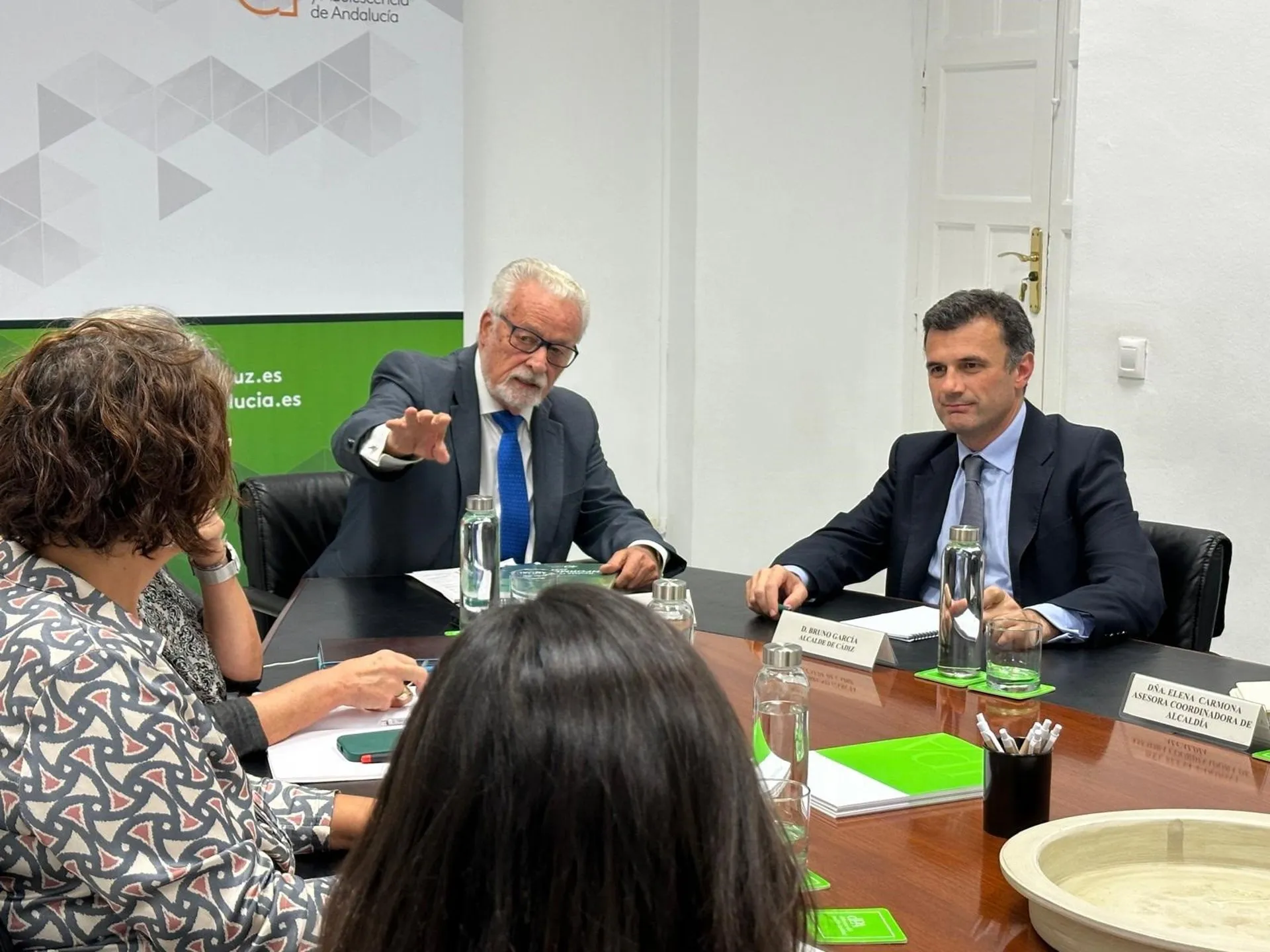 Bruno García con el Defensor del Pueblo andaluz con Jesús Maetzu, en una imagen de archivo