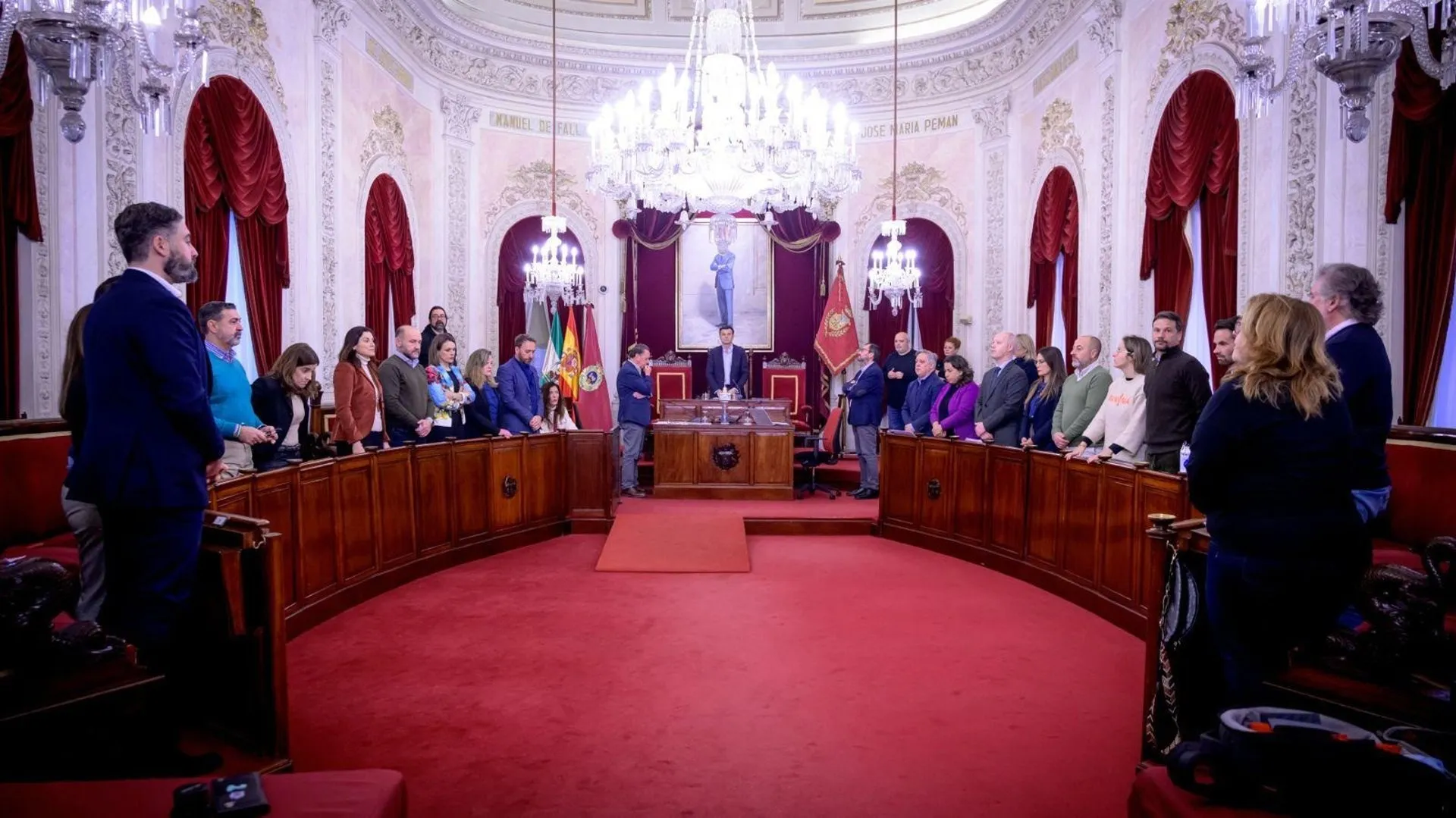 Minuito de silencio antes del comienzo de la sesión plenaria