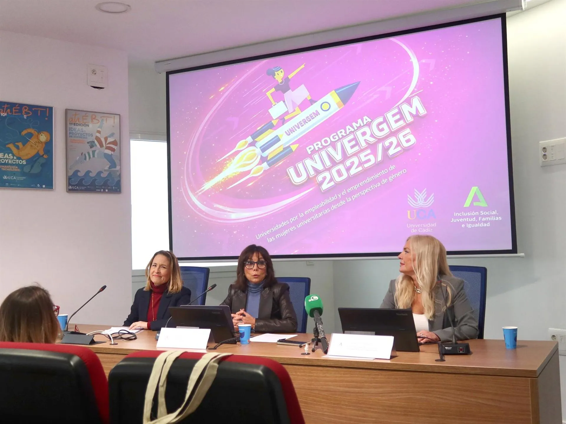 Un momento del acto en el Edificio de Transferencia Empresarial - El Olivillo