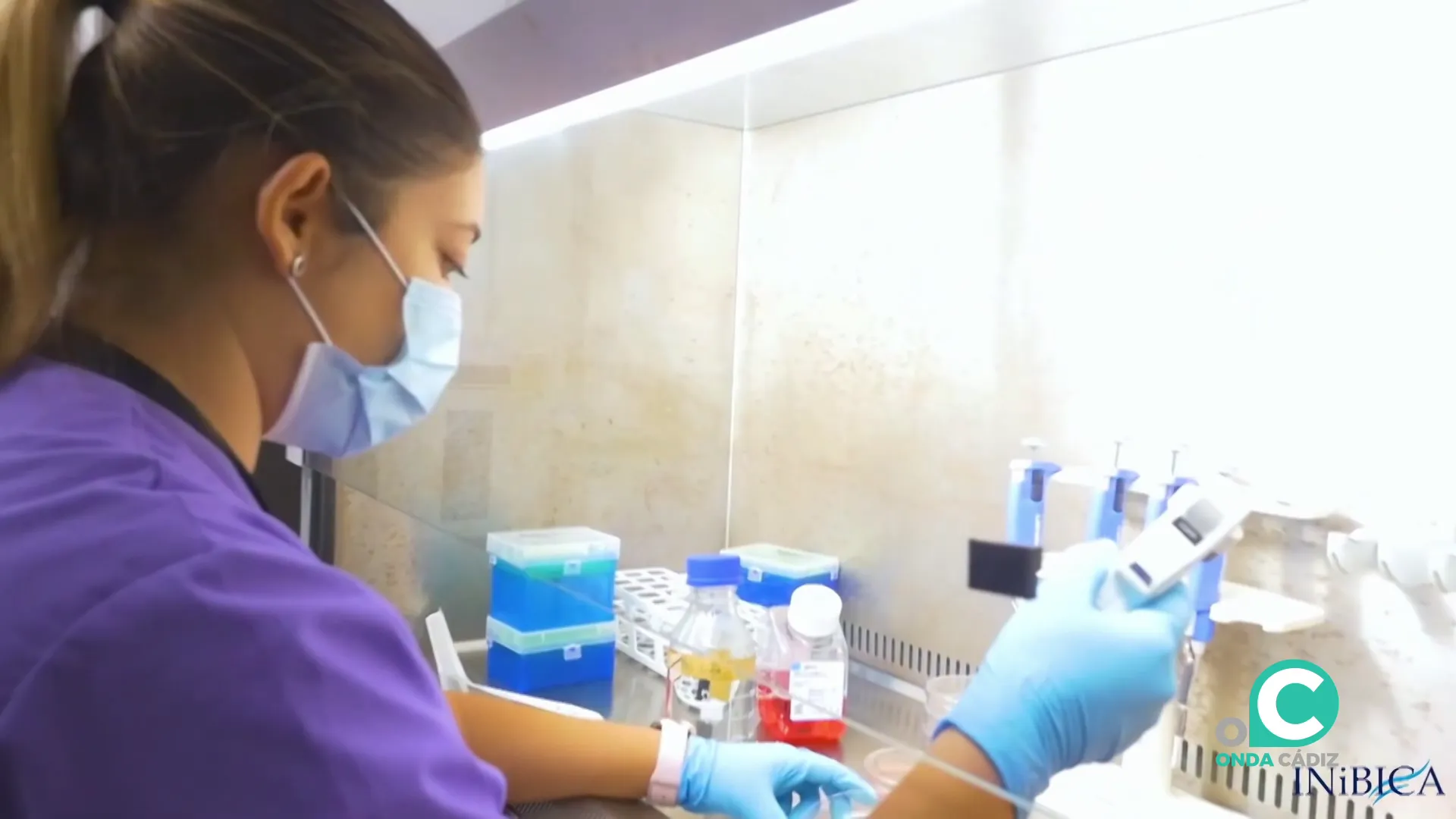 Investigadora en su laboratorio