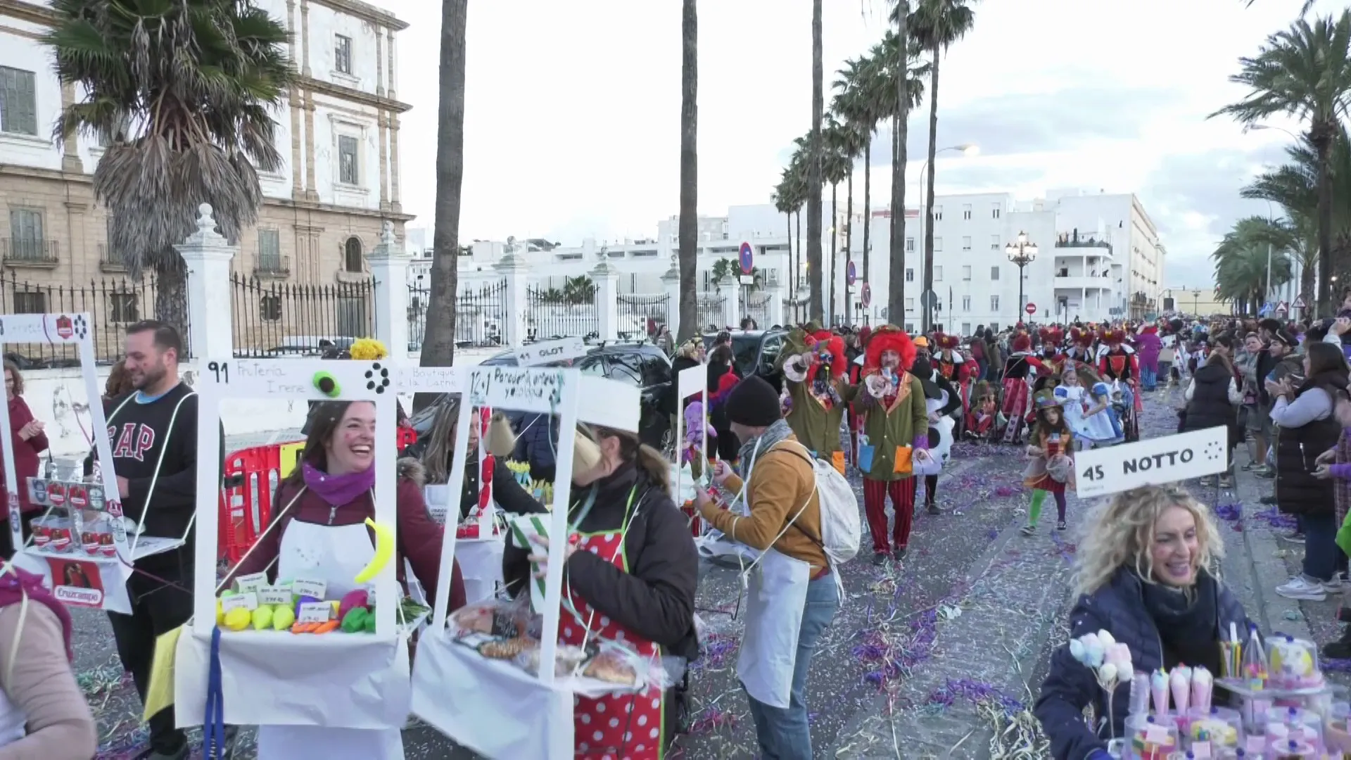 El cortejo festivo por la avenida Duque de Nájera en una imagen de archivo