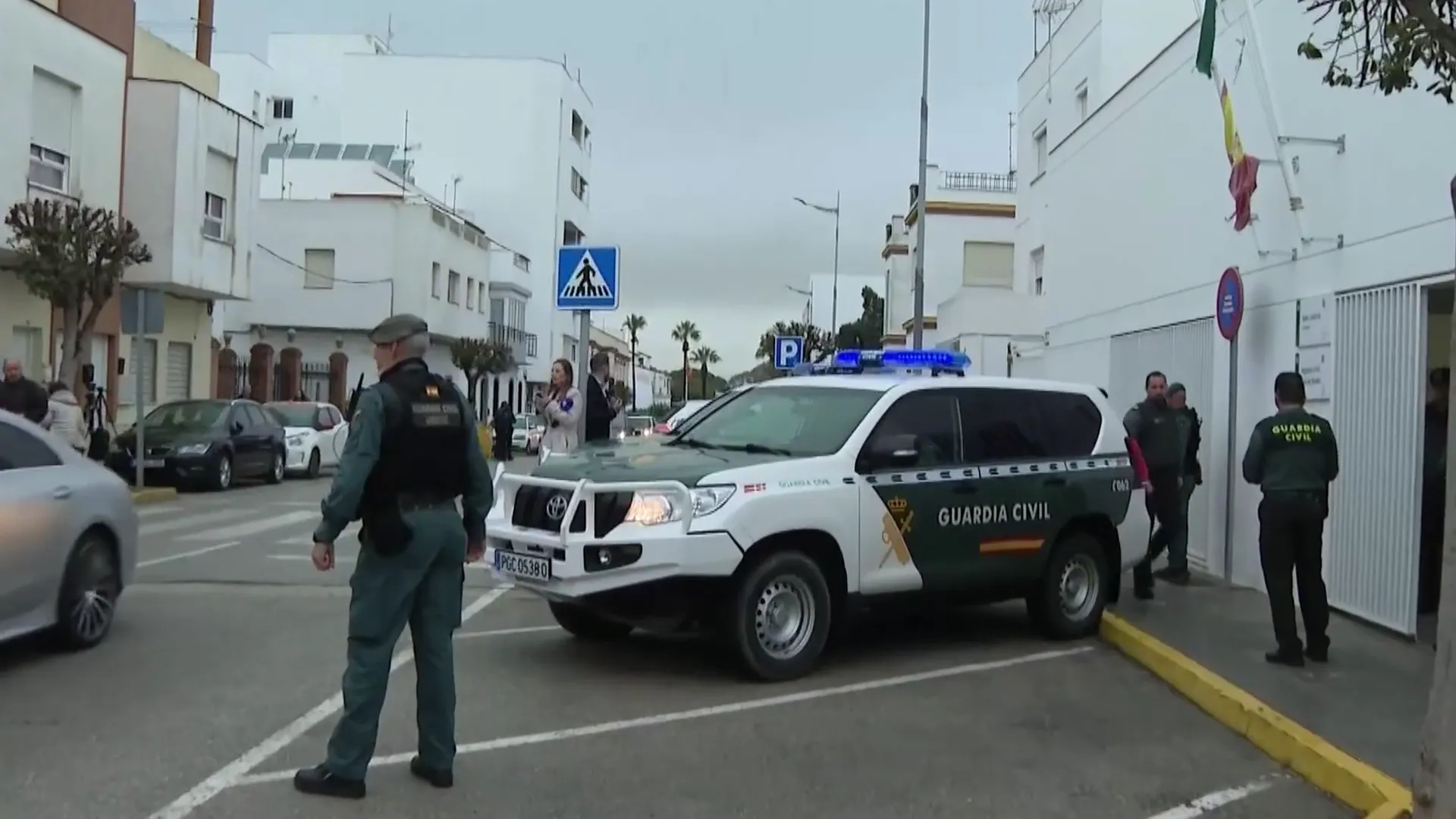 Agentes de la Benemérita en la localidad gaditana