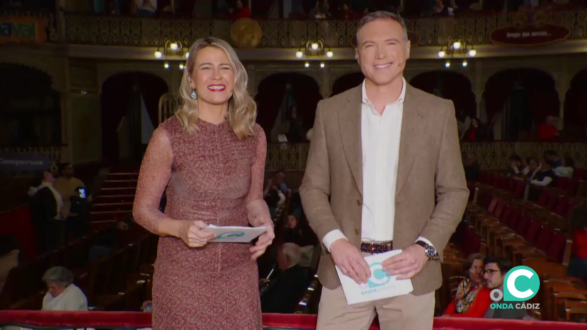 Mirian Peralta y Enrique Miranda durante una presentación en el concurso