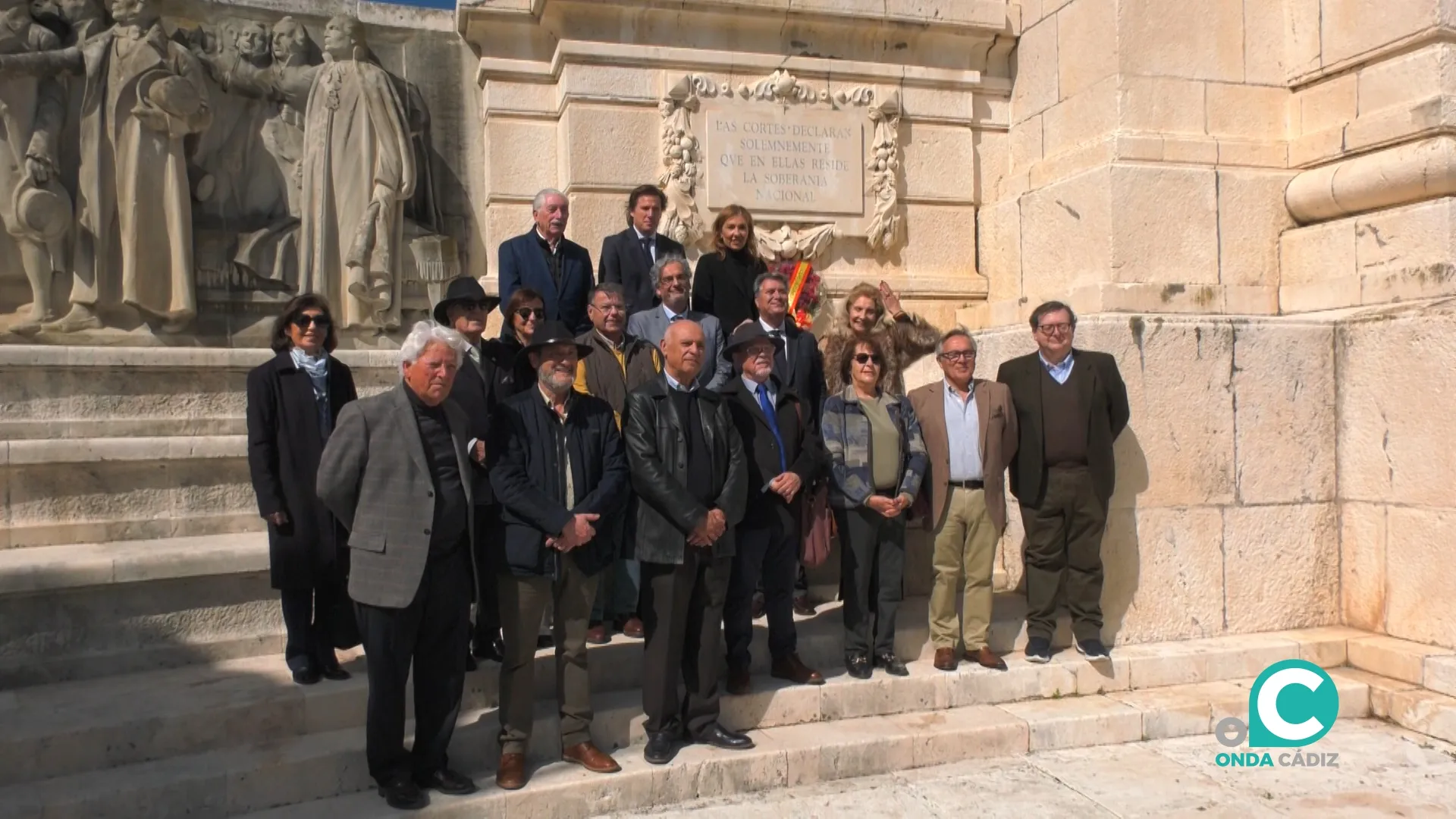 Ofrenda floral en el Monumento a las Cortes de Cádiz. 