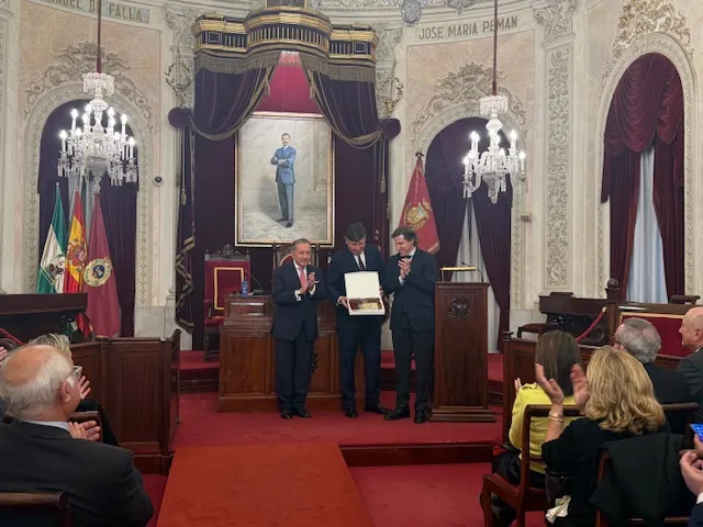 Entrega del premio a Manuel Pimentel