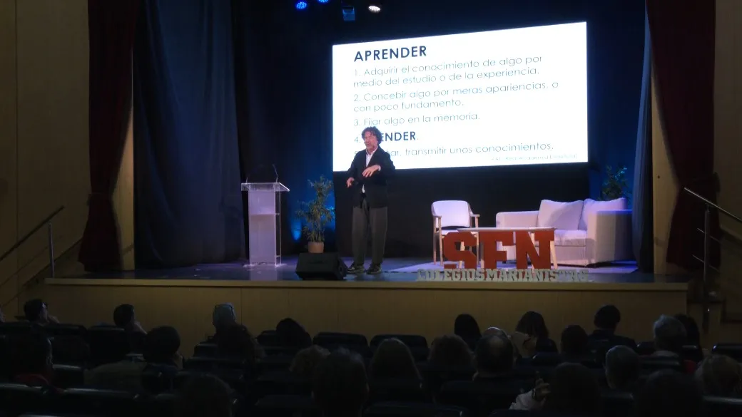 El colegio San Felipe Neri celebra un encuentro educativo dedicado a la gestión emocional en adolescentes.