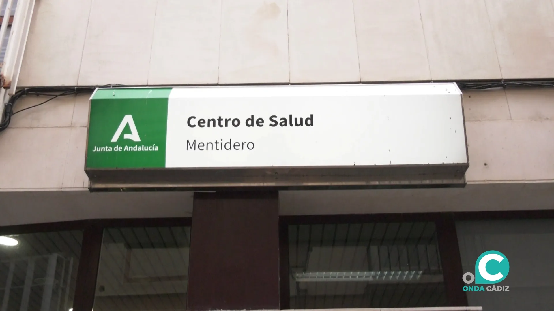 Fachada del centro de salud del Mentidero.