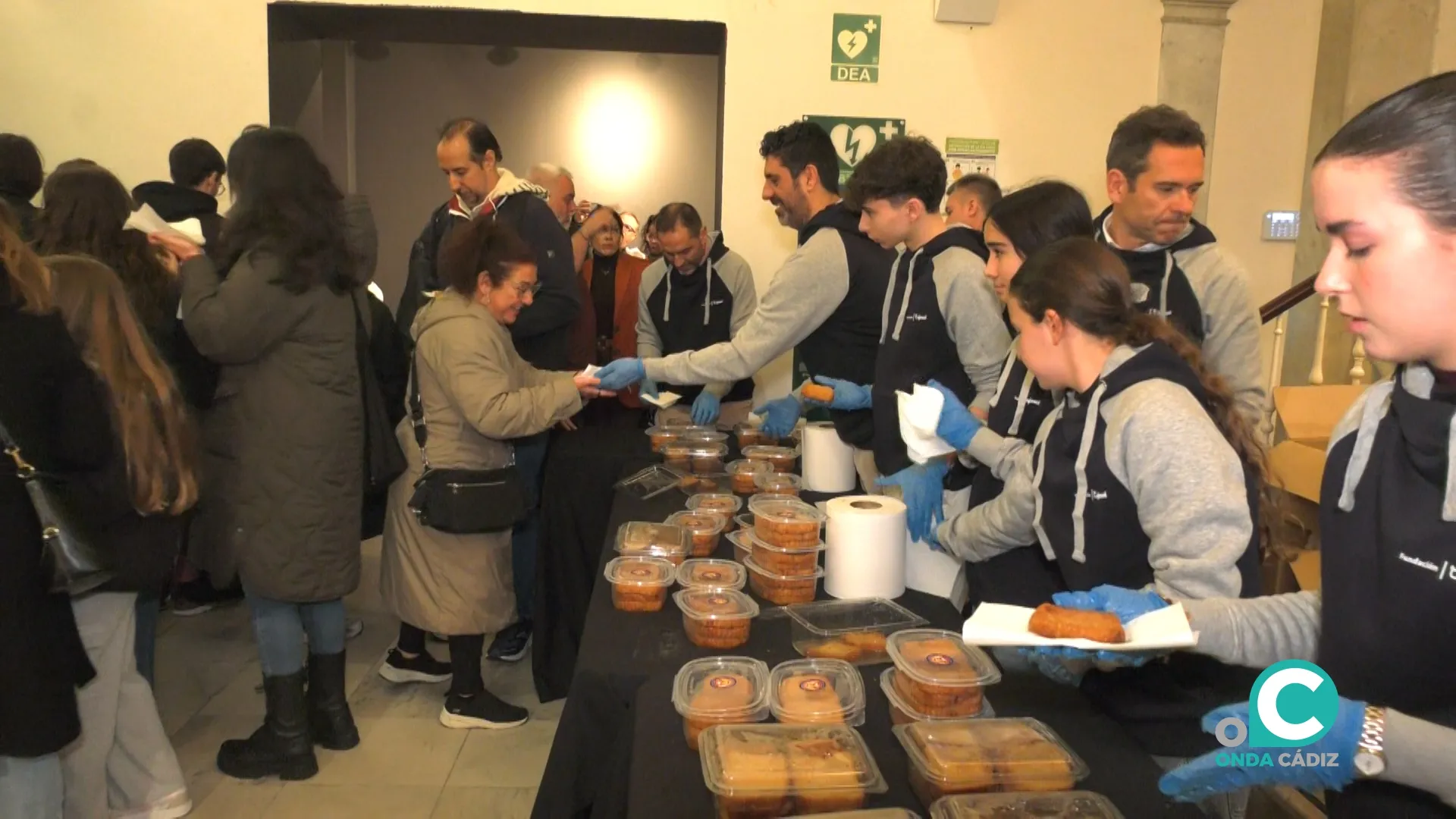La sede de la Fundación Cajasol acogió la I Torrijada Popular. 