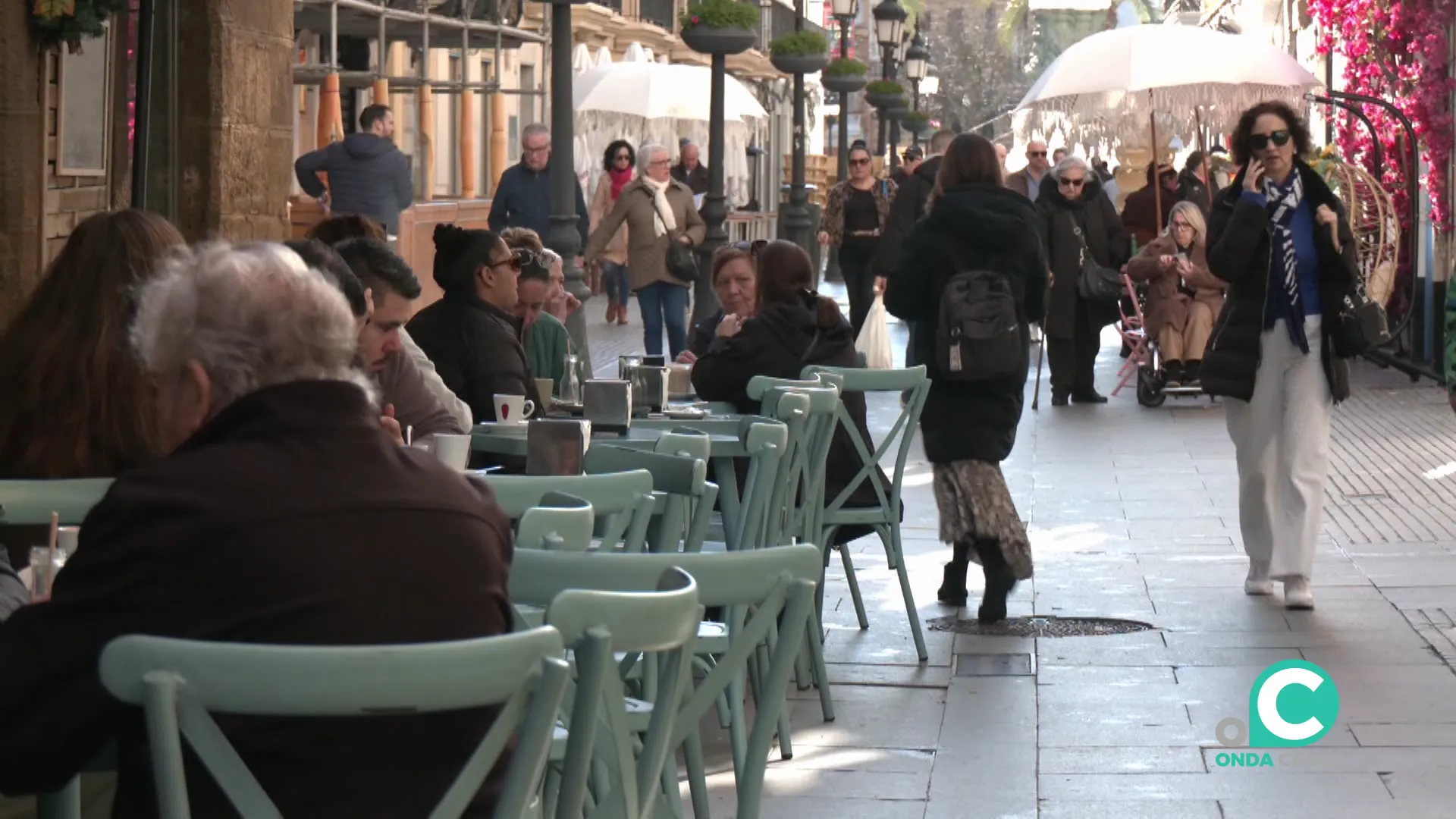  Los servicios vuelven a marcar la diferencia en la evolución del mercado laboral
