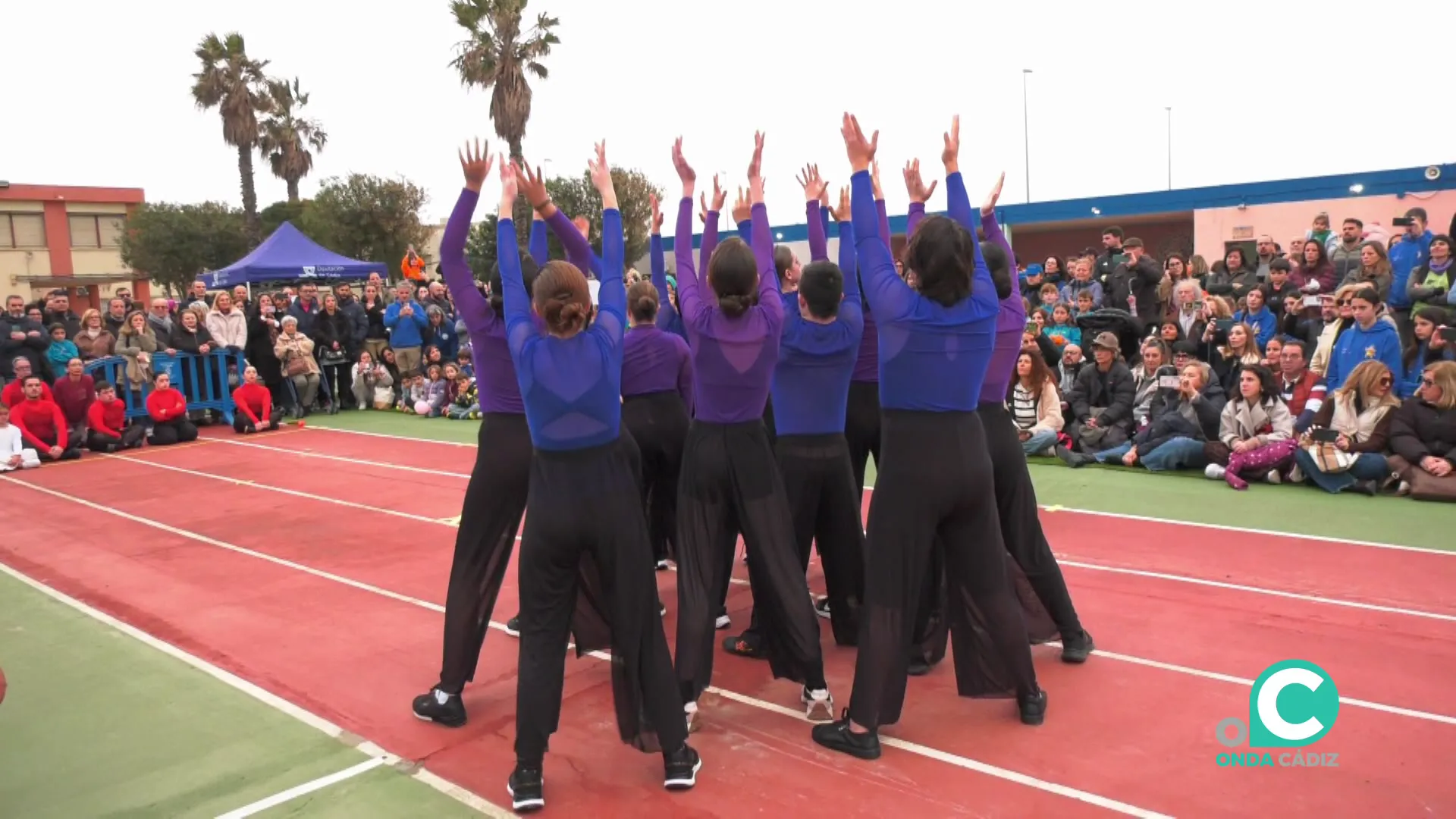 Una coreografía amenizó el arranque del evento