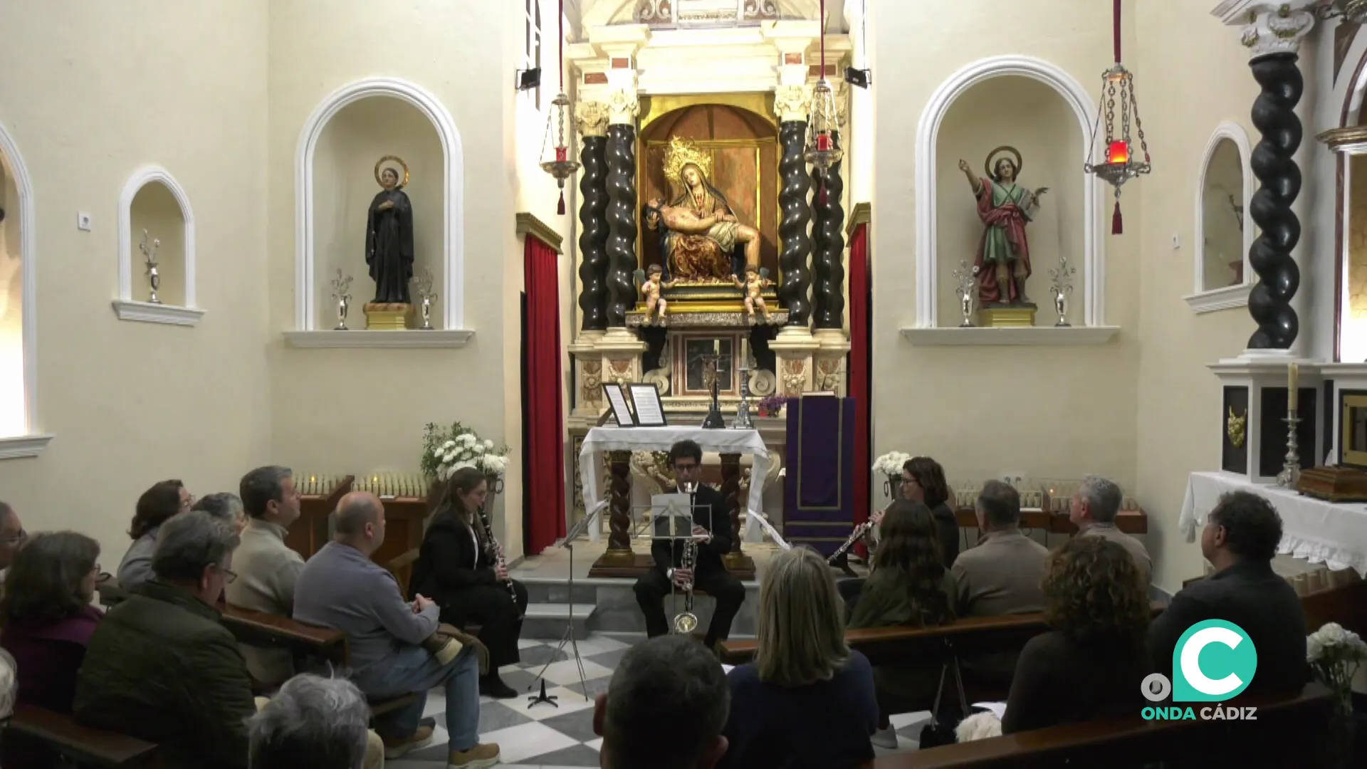 Las interpretaciones crearon una atmósfera íntima y espiritua