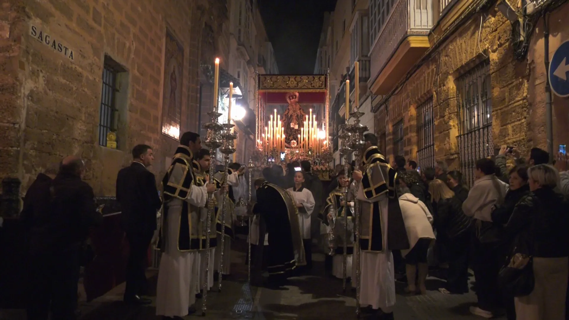 La dolorosa de Servitas durante el vía matris realizado en la tarde de este viernes.