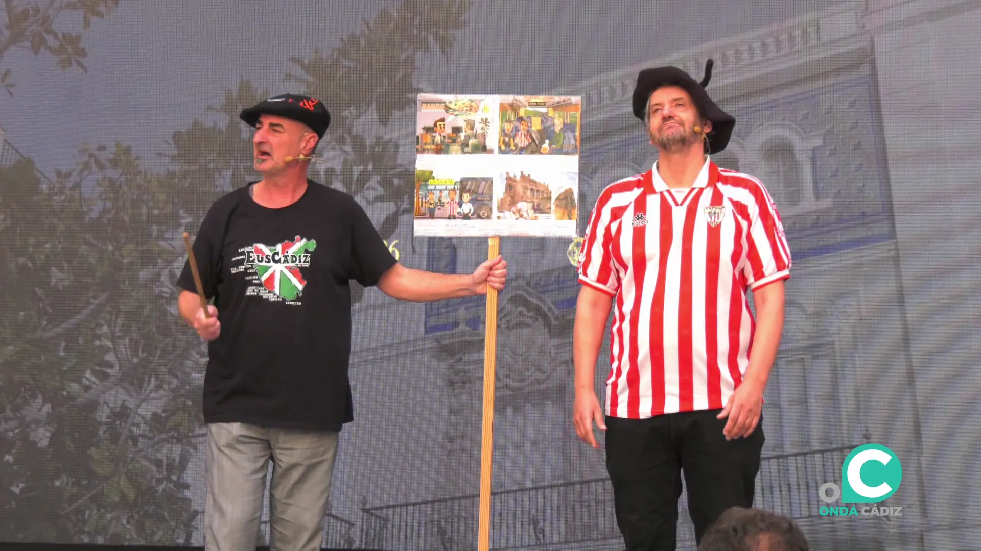 Representación de un romancero durante el acto.