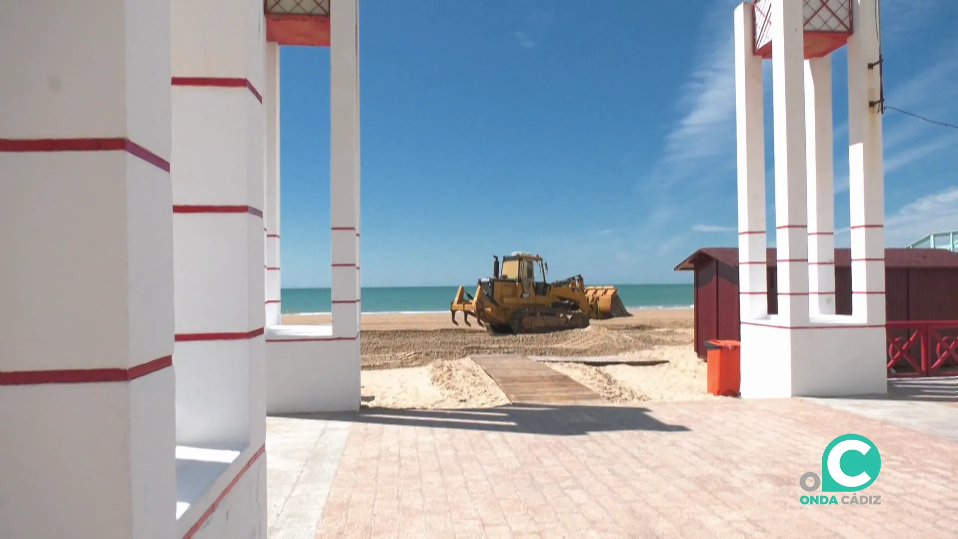 La maquinaria sigue trabajando para la inminente apertura del litoral urbano este Domingo de Ramos