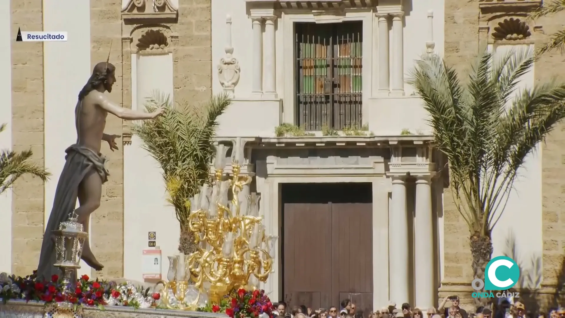 Imagen de Jesús Resucitado a su salida de Catedral. 