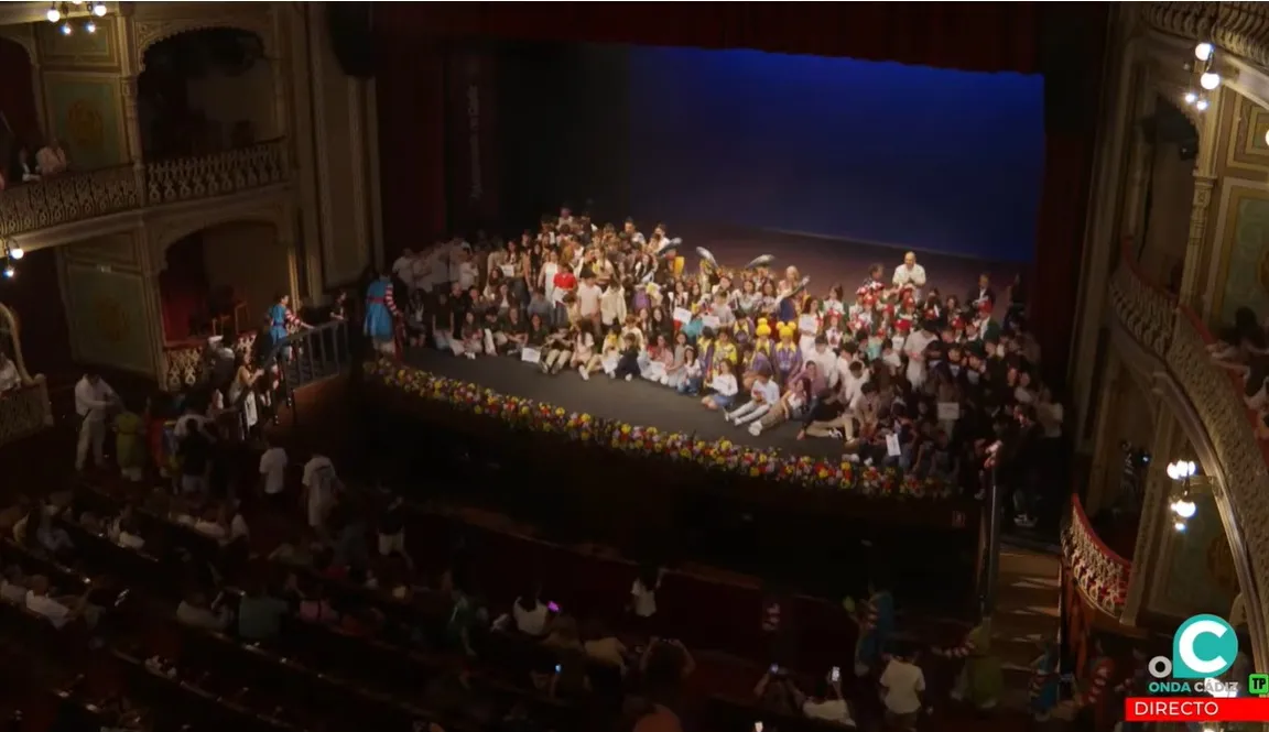 Más de 40 grupos de las categorías de infantiles y juveniles han subido al escenario para recoger su galardón