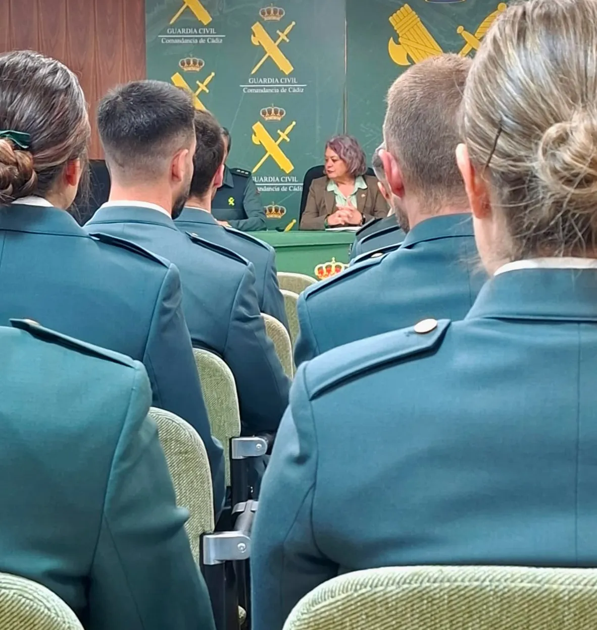 La subdelegada del Gobierno de España en Cádiz, Blanca Flores, ha participado en la presentación de 33 nuevos guardias civiles.