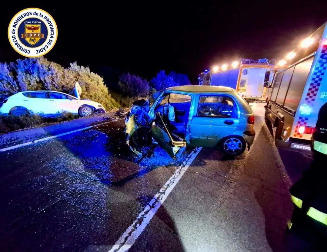 También está herido un hombre de 36 años y que fue evacuado al hospital de Puerto Real