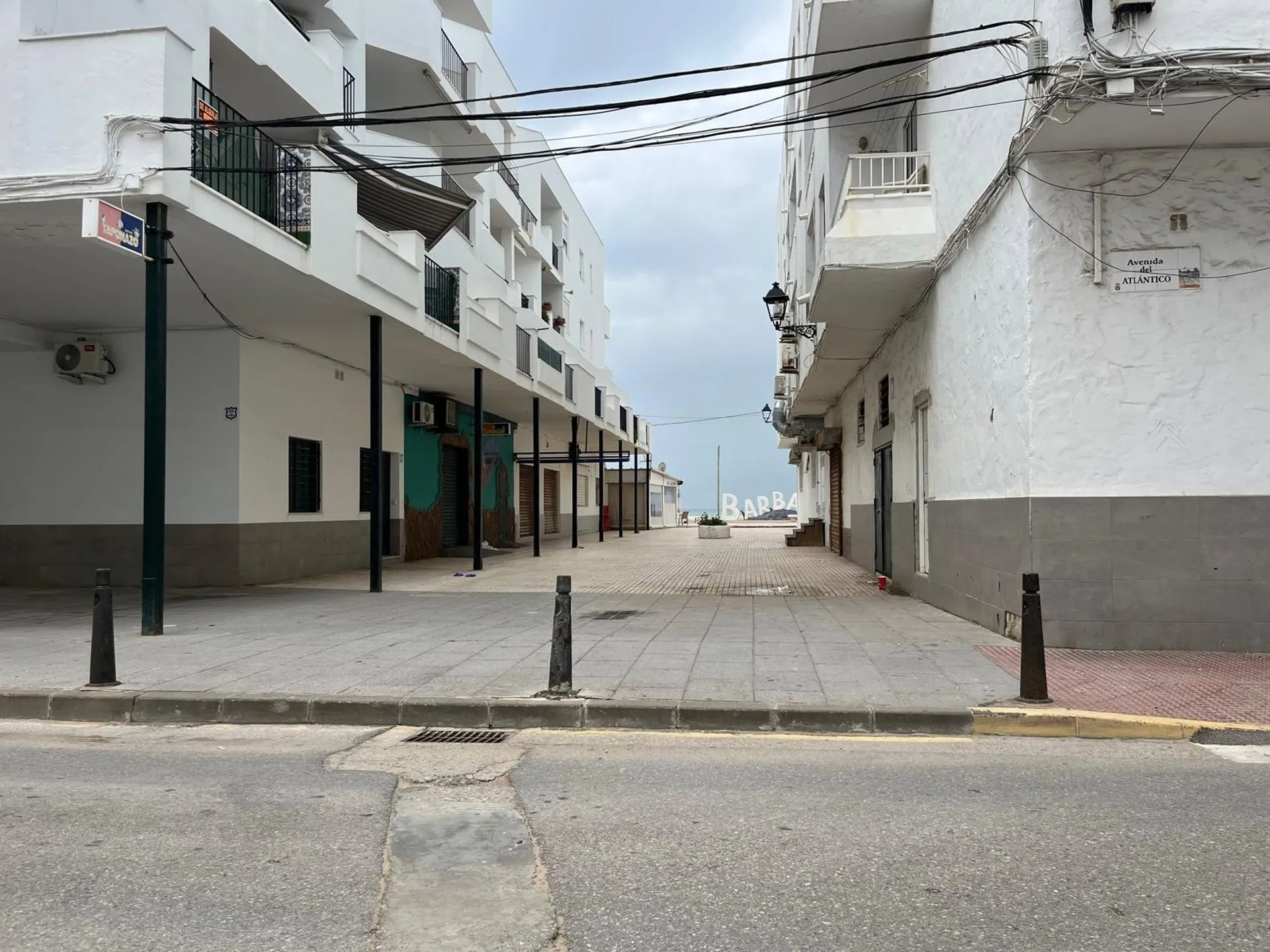 Imagen de la zona donde se ubica el local nocturno donde ocurrieron los hechos en Barbate.