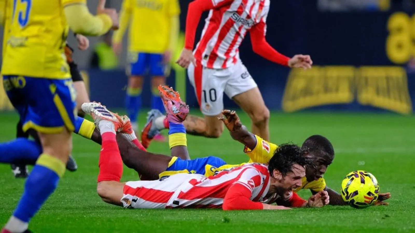 Sergio González vuelve a contar con Mario Climent y cae De la Rosa por lesión para este encuentro