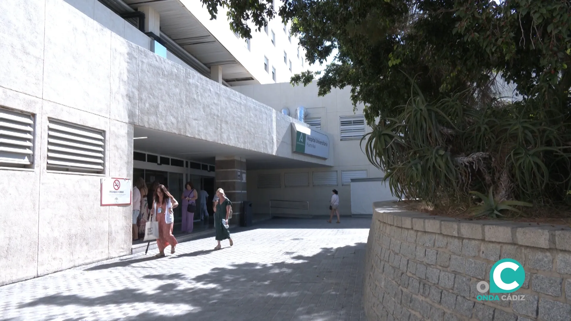 Acceso al Hospital de Puerto Real. 