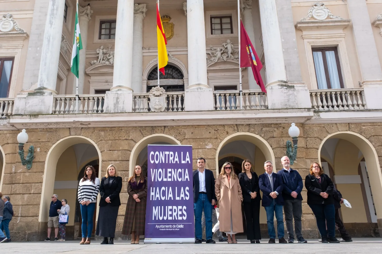 La convocatoria se ha efectuado este lunes en la plaza de San Juan de Dios