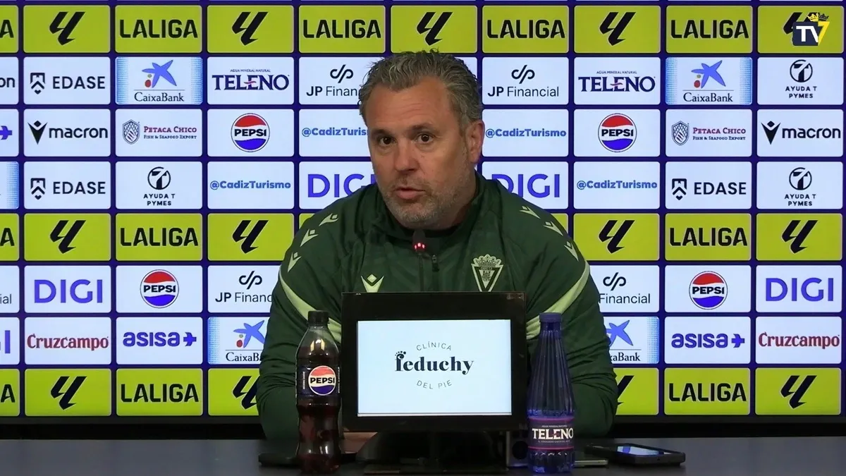 El técnico cadista en rueda de prensa antes del choque en el feudo amarillo de este domingo