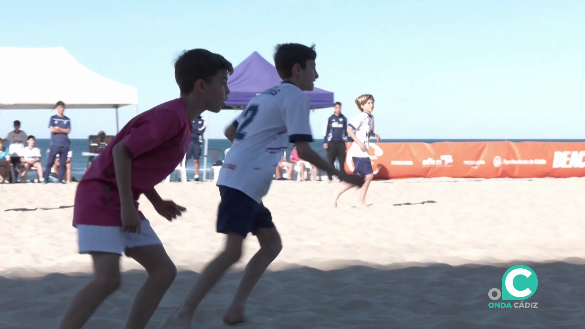 Dos de los jóvenes participantes durante uno de los lances del encuentro celebrado el pasado fin de semana