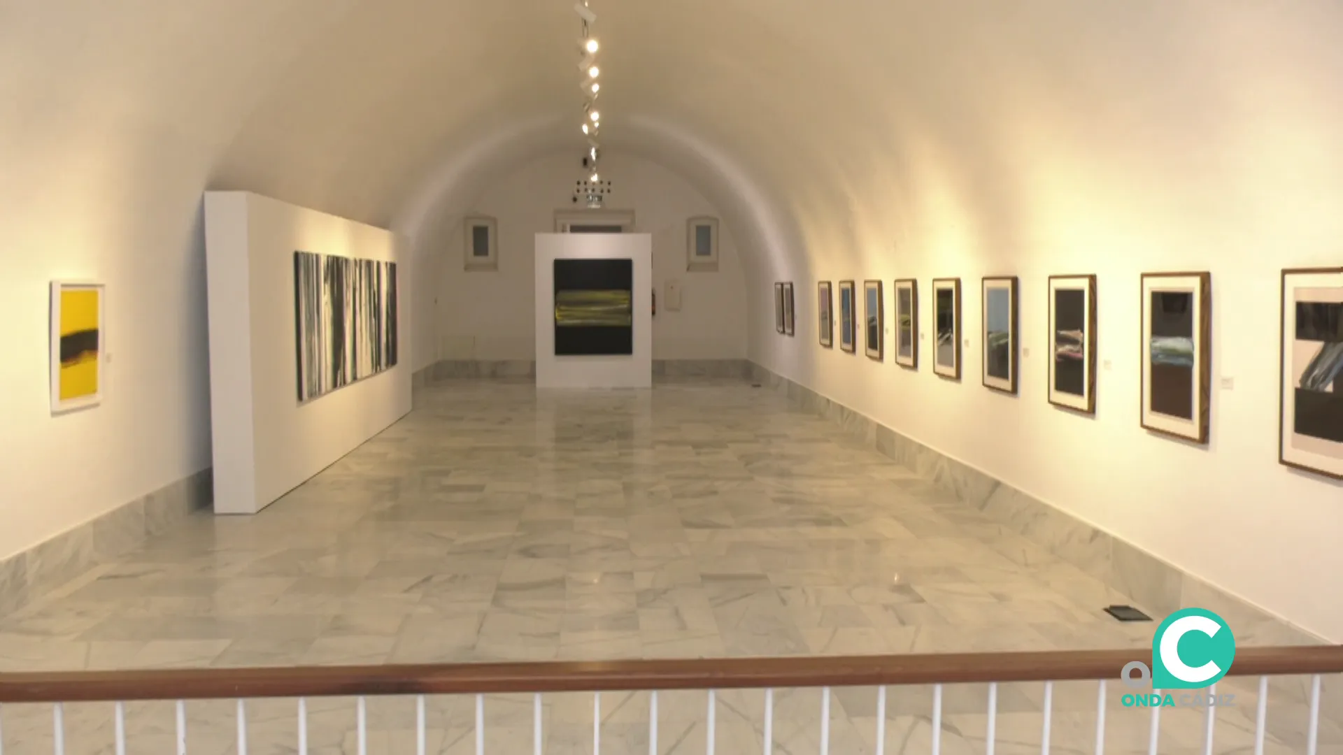 Una de las salas con las creaciones pictóricas que se podrá visitar hasta finales de junio