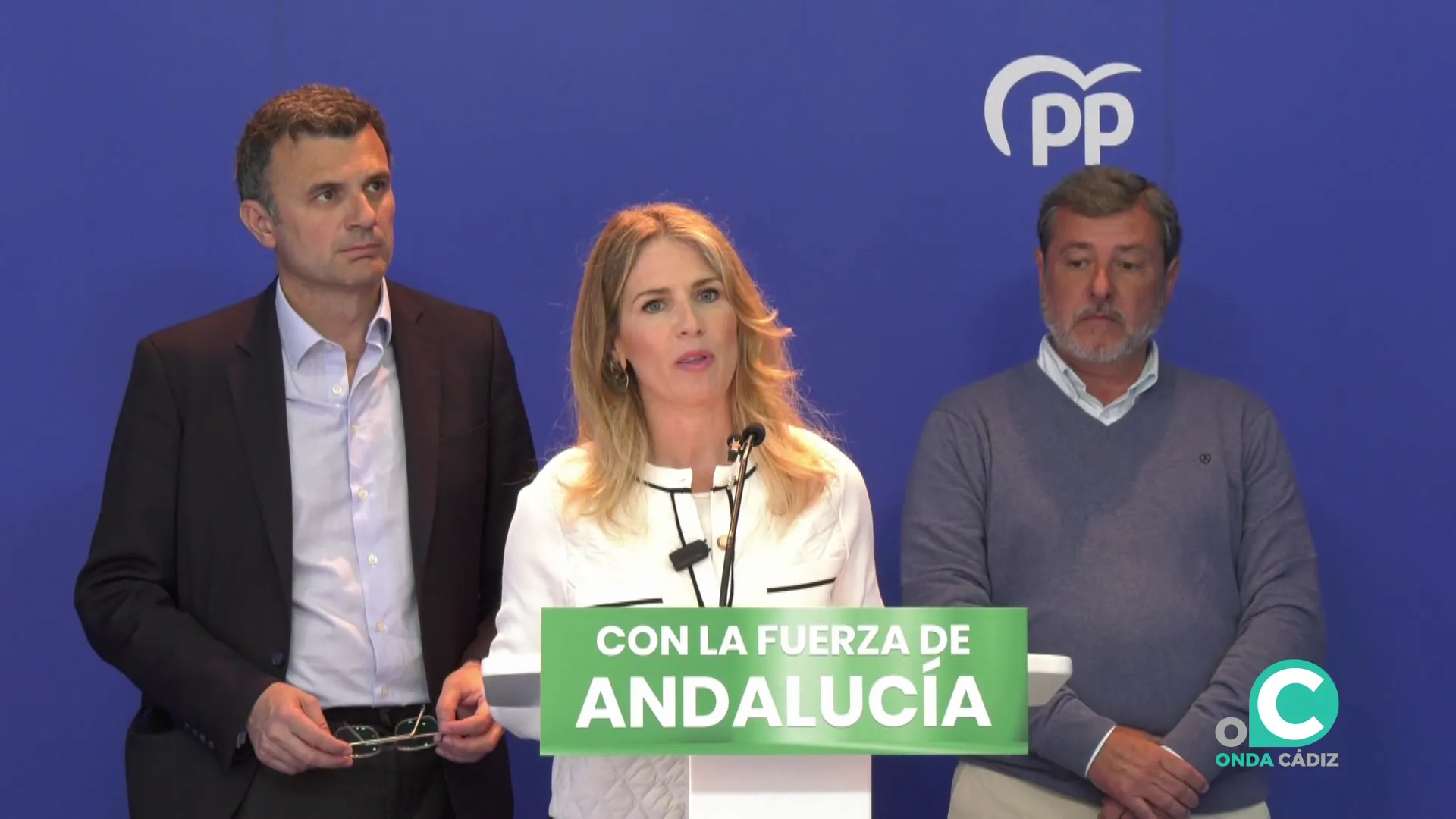 La dirigente popular responde a los medios durante su intervención en la rueda de prensa de este miercoles