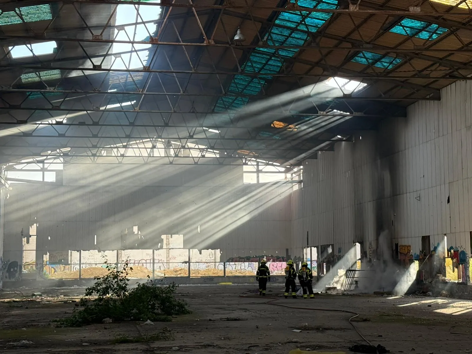 Las causas del incendio parace que ha sido provocado por basuras 