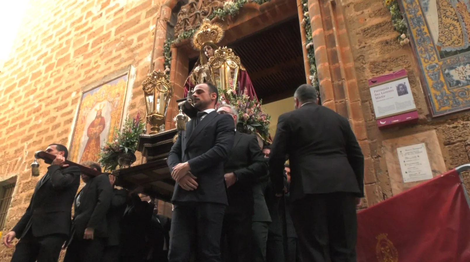 La imagen salió desde la iglesia de San Lorenzo y recorrió las calles de la feligresía