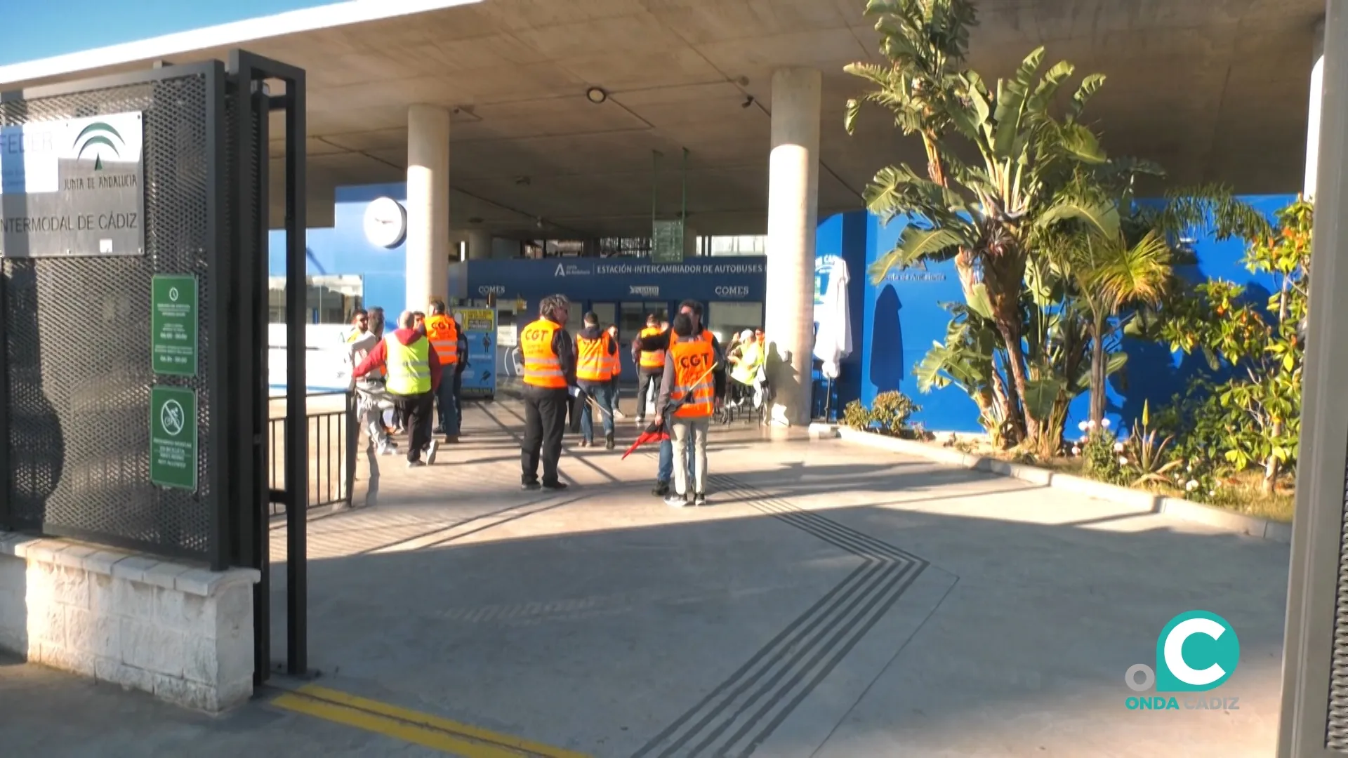 Paro de la plantilla de Transportes Generales Comes, este lunes. 