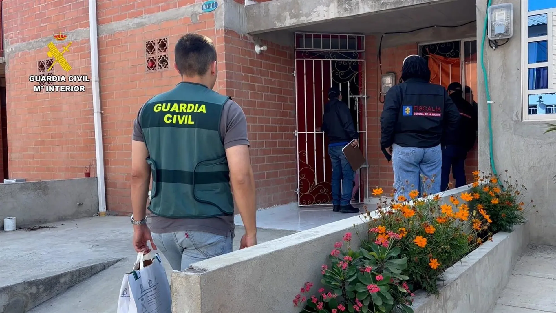 Uno de los agentes desplazados a Bolívar en el registro domiciliario del acusado por el asesinato del 'cuponero' de la Sierra.