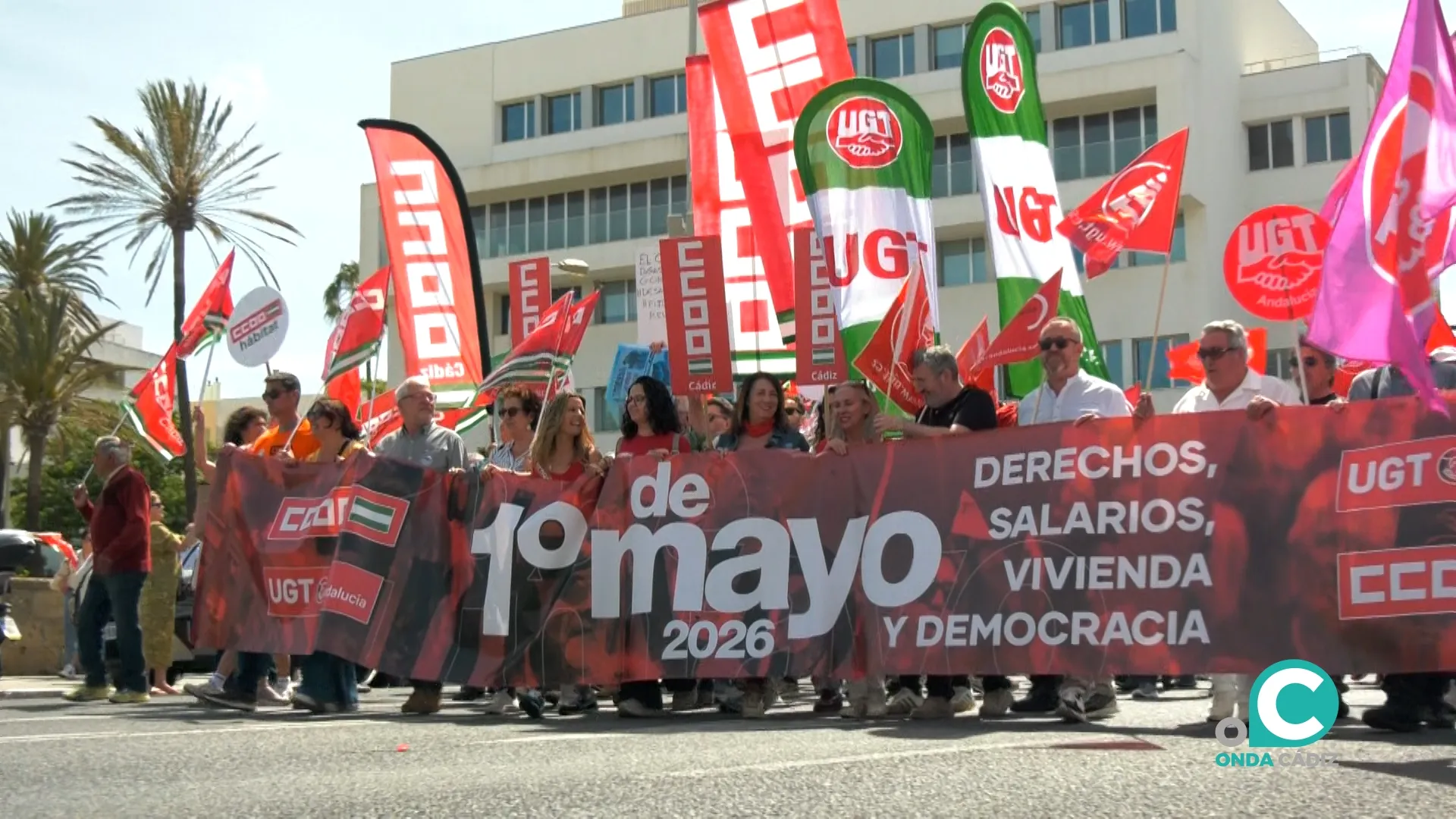 Manifestación por la avenida con motivo del Día Internacional de los Trabajadores. 