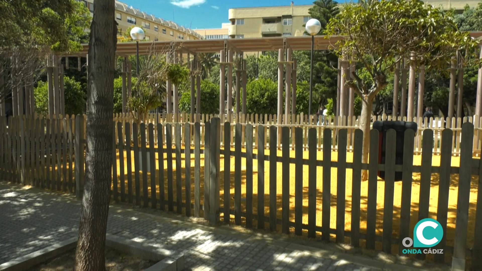 Estado del parque canino de la plaza de Asdrúbal, con las mejoras que se están llevando a cabo. 