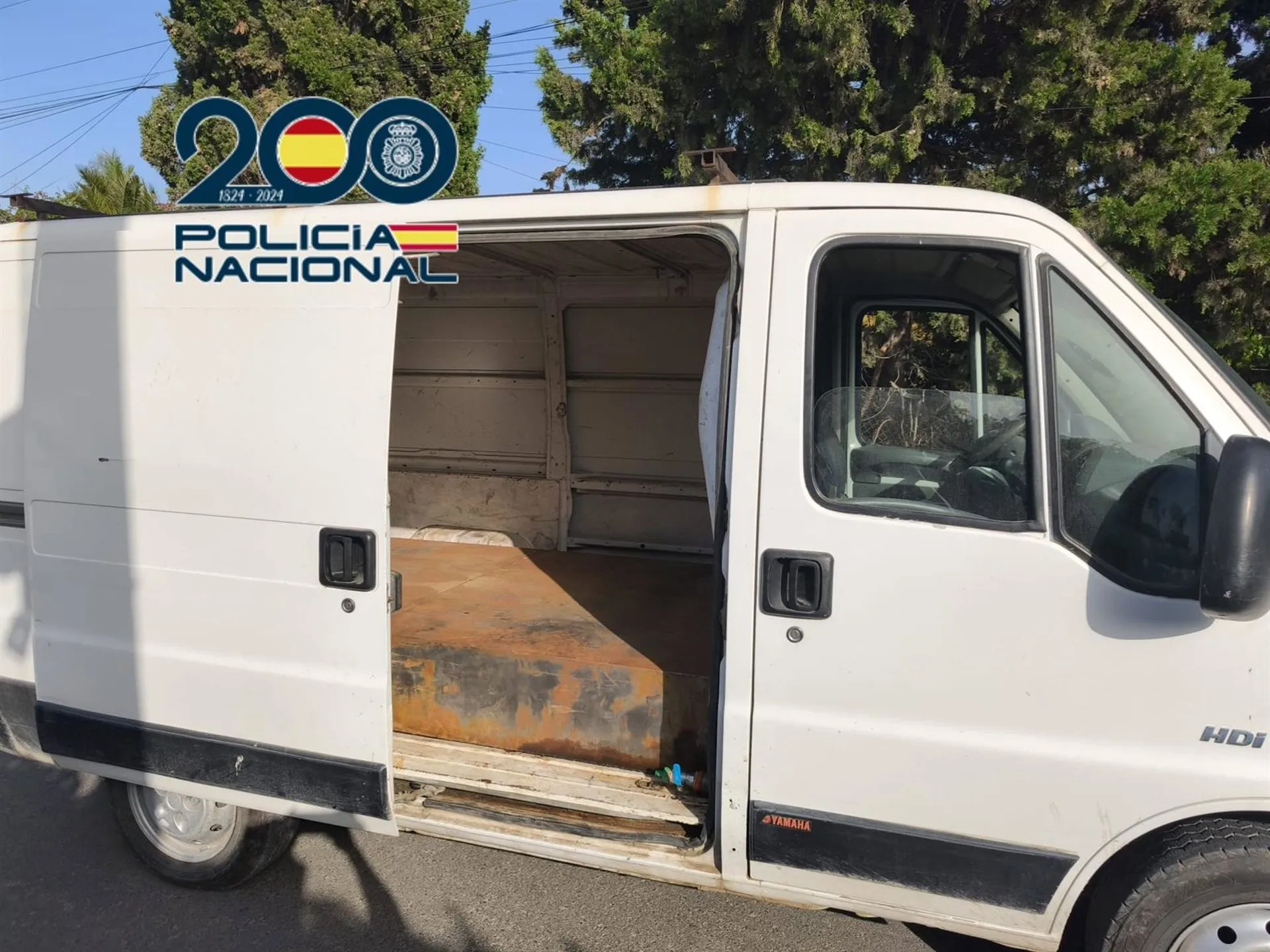 La Policía Nacional ha detenido en Sanlúcar al conductor de una furgoneta comercial.