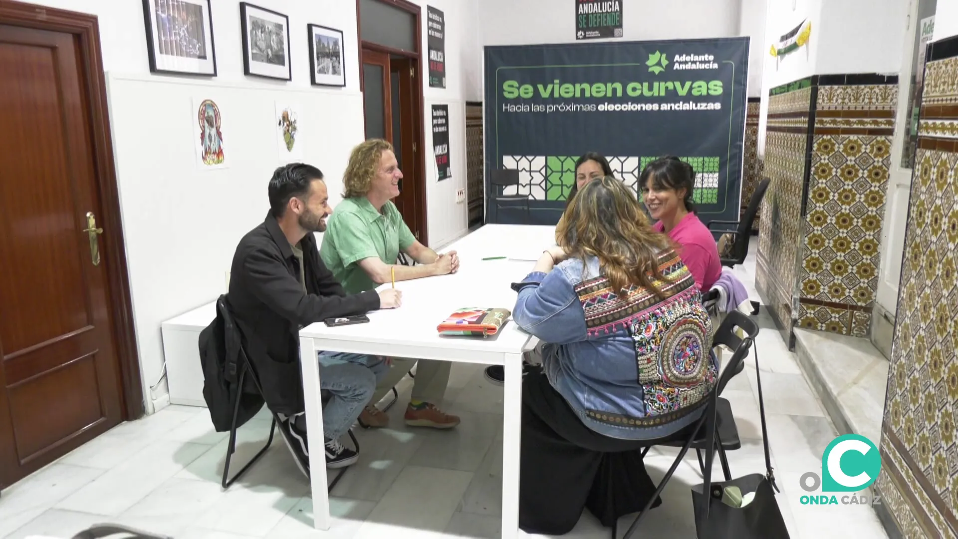Encuentro de dirigentes de Adelante Andalucía con el colectivo PITS en la sede la formación
