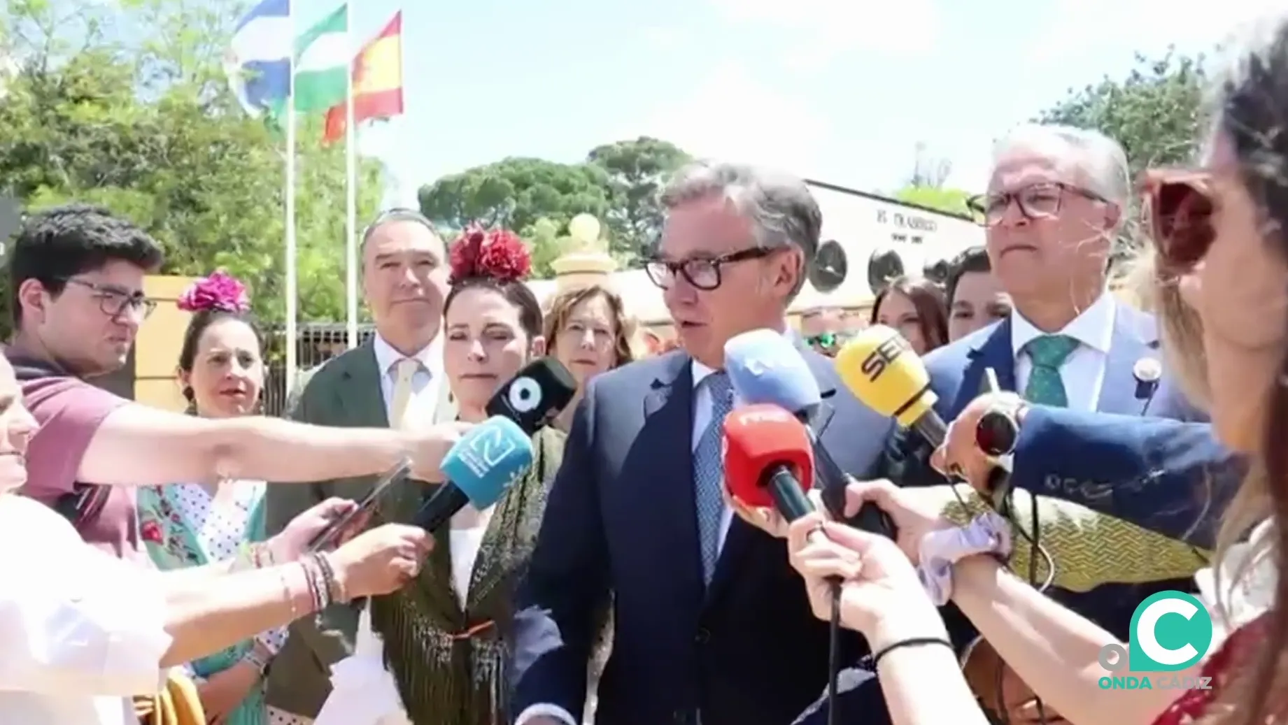 Manuel Gavira atiende a los medios en su visita a la Feria de Jerez