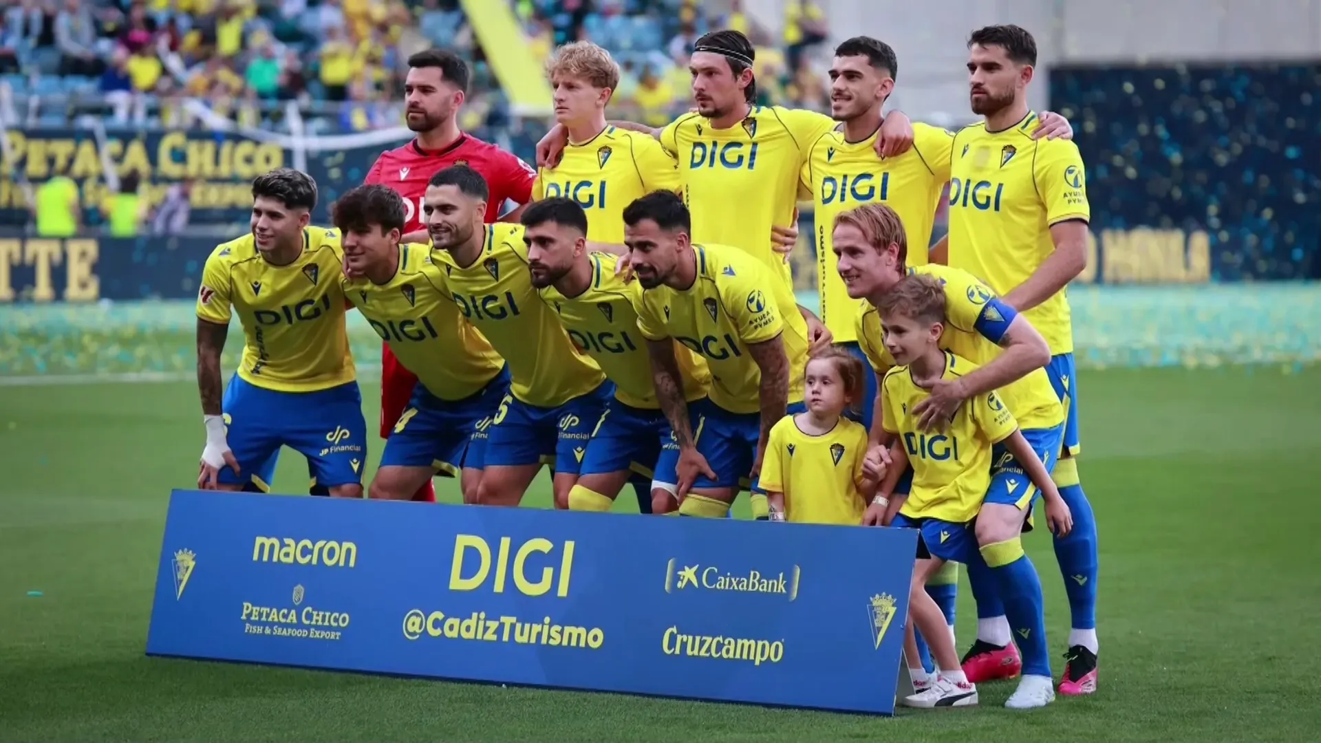 Fomración de la escuara cadista en el choque del pasado viernes