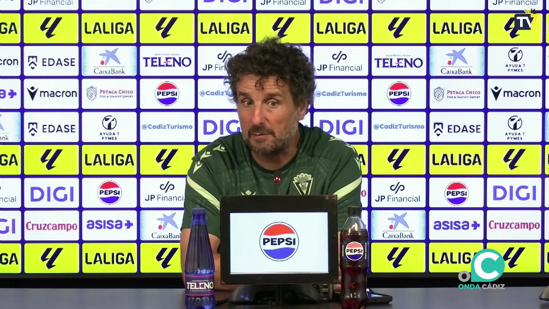 El entrenador vasco responde a las preguntas de los medios este viernes