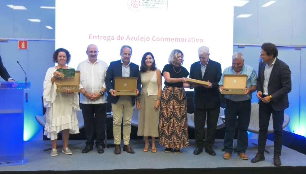 Los centros comerciales abiertos de Andalucía se hacen fuertes en Cádiz.