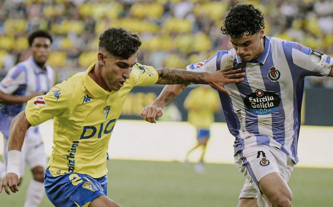 Borja Vázquez en una acción del partido (Foto: Cádiz CF)